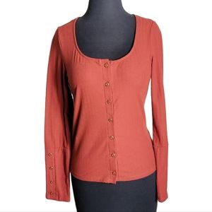 Urban Romantics button front ribbed top XS scoop neck long sleeve rust orange